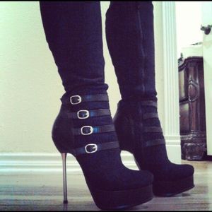 Bebé 5 inch heel boots